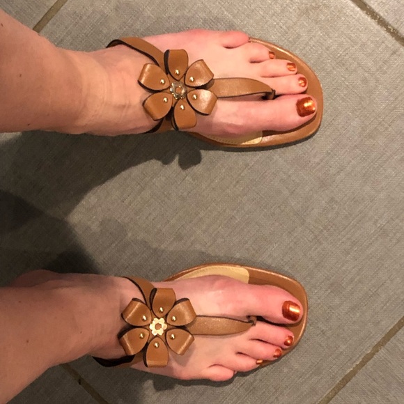 The MICHAEL Michael Kors Tara Thong sandal - Picture 7 of 8